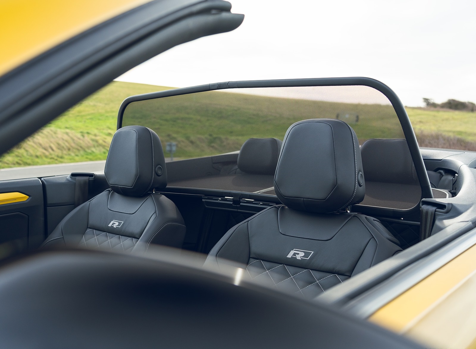 2020 Volkswagen T-Roc R-Line Cabriolet (UK-Spec) Interior Wallpapers #122 of 126