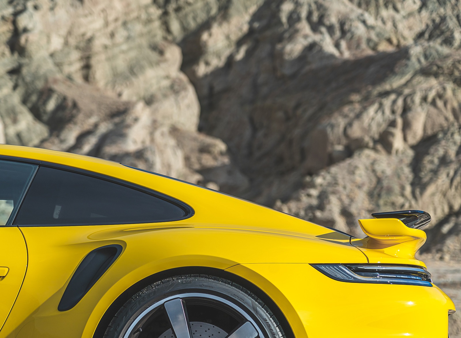 2021 Porsche 911 Turbo (Color: Racing Yellow; US-Spec) Detail Wallpapers #173 of 225