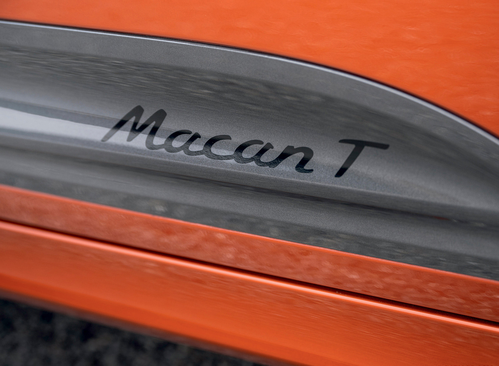 2023 Porsche Macan T (Color: Papaya Metallic) Detail Wallpapers #142 of 225