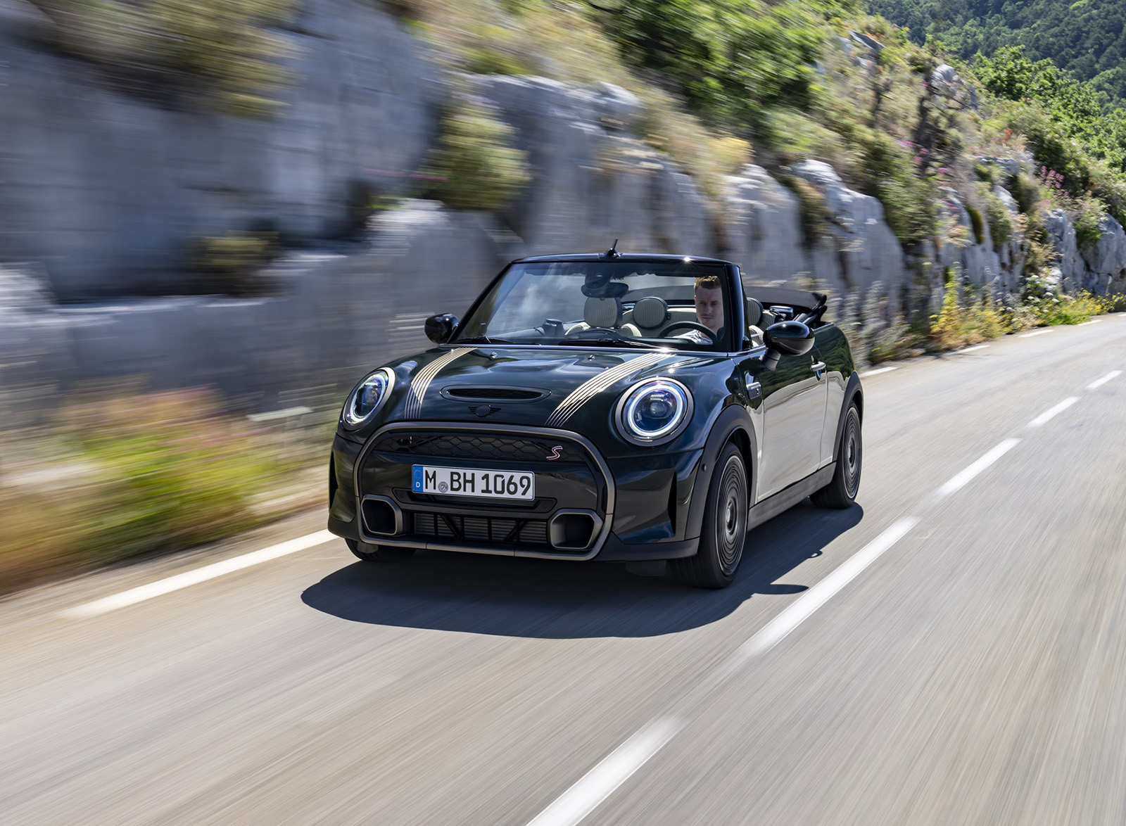 2023 MINI Cooper S Convertible Resolute Edition Front Wallpapers (5)